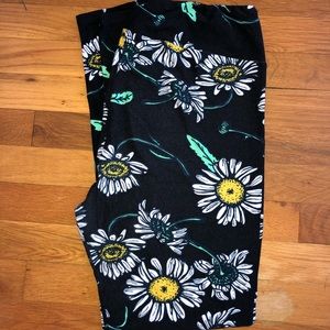 LuLaRoe Tall & Curvy Leggings